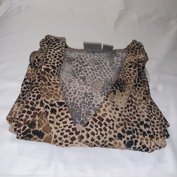 Gently Loved Animal Sparkly Print V Neck Top by Chicos - Picture 9 of 10